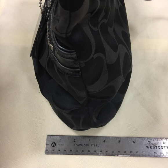 Classic Coach fabric handbag - Picture 4 of 8